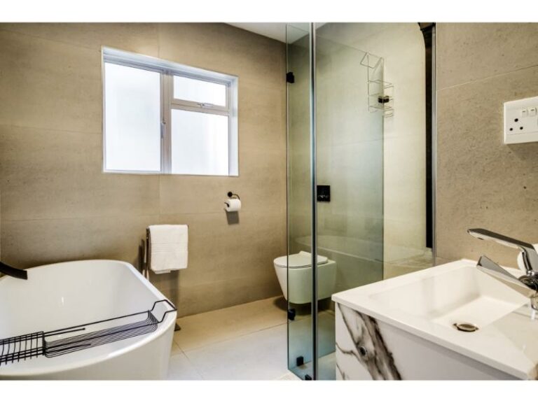 alanda-bathroom-awe-inspiring