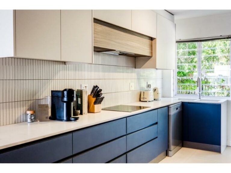 alanda-stylish-kichen-fully-equipped