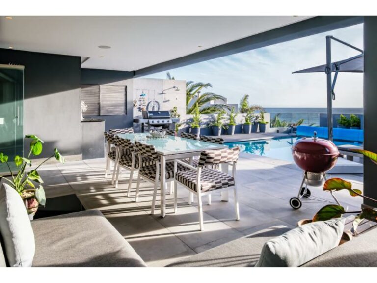 azzura-braai-by-the-pool-with-seating-area