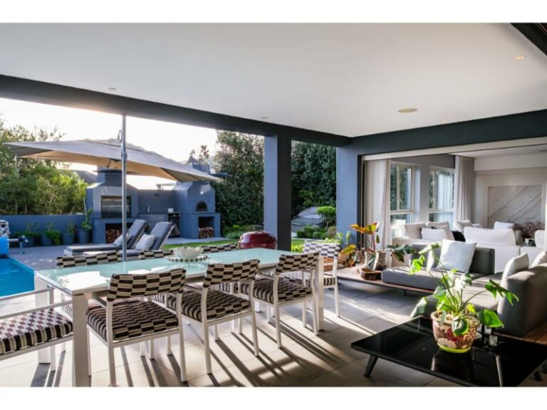 azzura-lounge-area-overlooking-the-pool