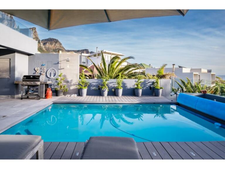 azzura-majestic-12apostles-amazing-views-pool-area-lined-with-beautiful-plants