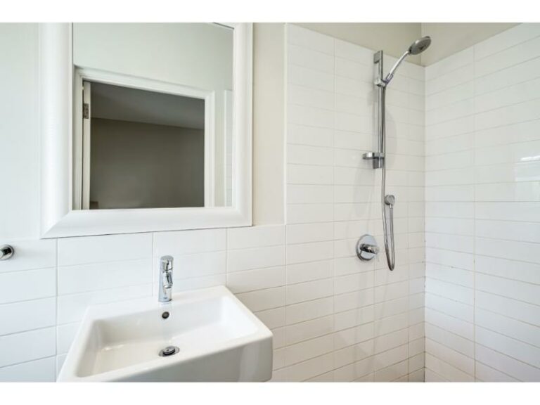 azzura-pristine-condition-bathroom-with-a-shower