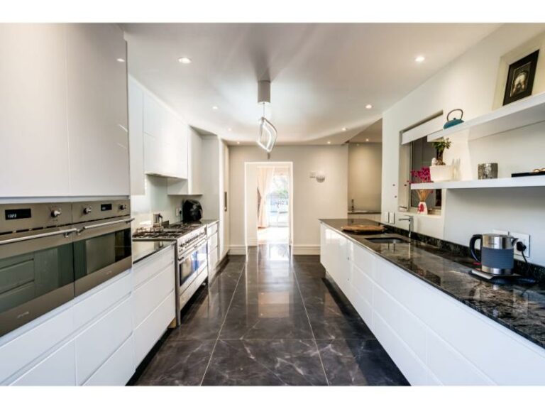 azzura-sleek-design-granite-countertops