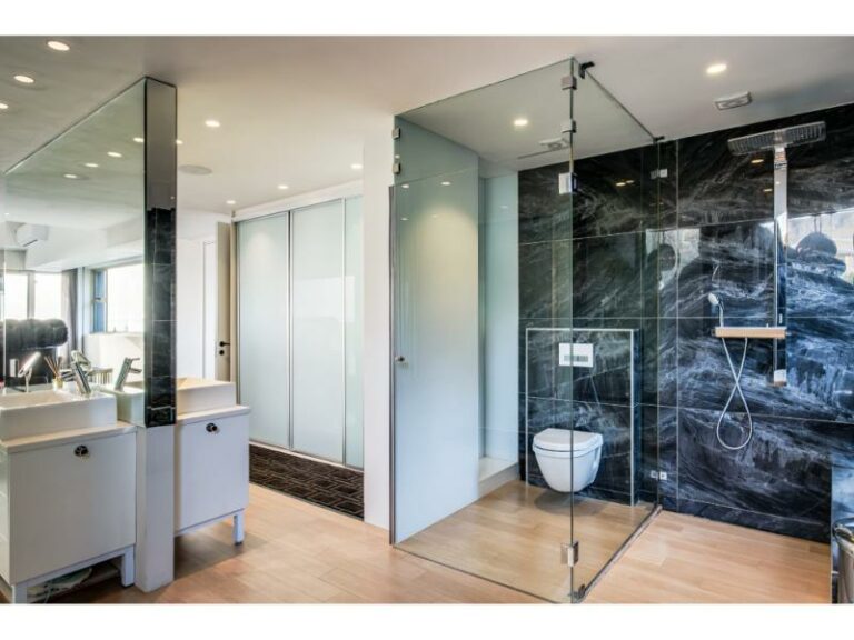 azzura-walkin-shower-and-sleek-designs