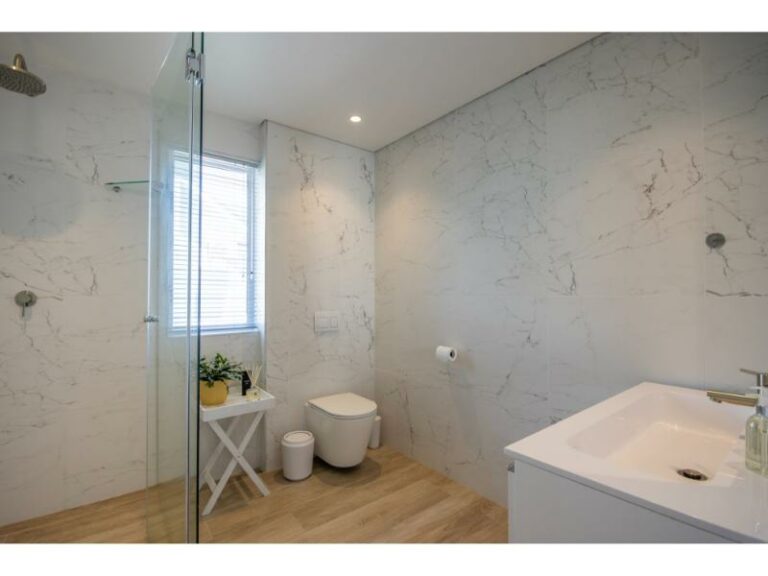 willesden-campsbay-washroom-toilet-shower