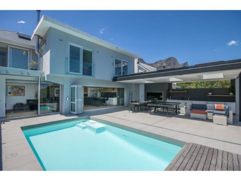 willesden-crystal-clear-pool-with-breathtaking-mountain-views