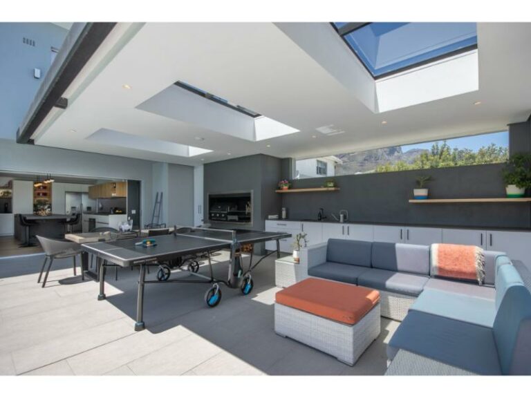 willesden-enclosed-braai-area-equipped-with-a-comfy-couch