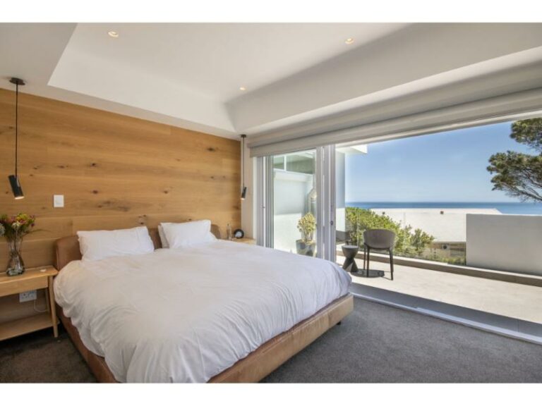 willesden-masterbed-amazing-breathtaking-views-from-patio