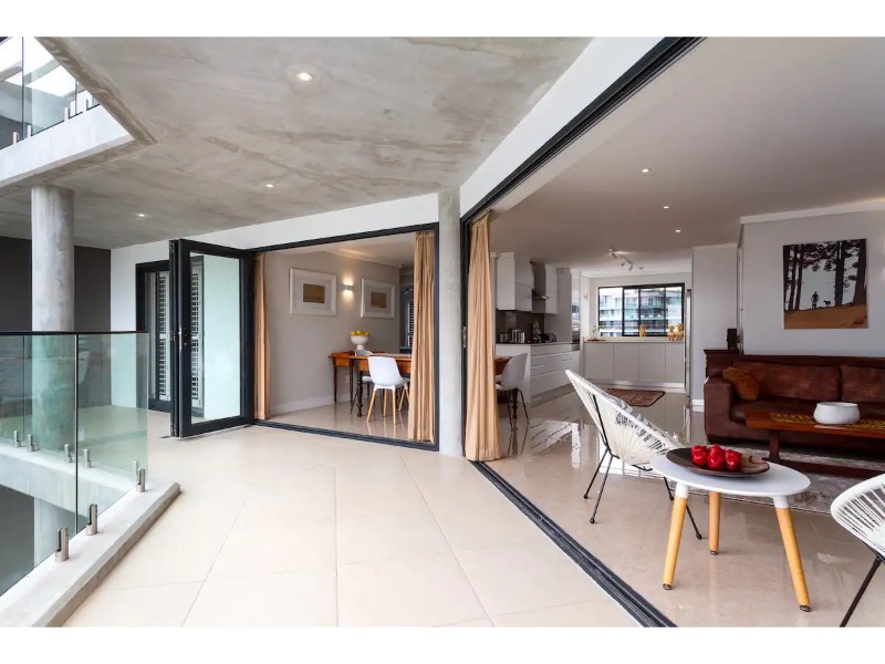 Image showcasing Queens Apartment Sea Point: A Stylish and Convenient Stay | Cape Luxury ...