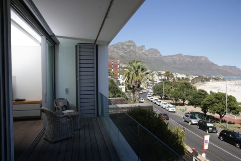camps-bay-beach (3)