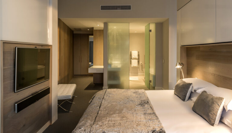 one-bed-penthouse-pool-suite (2)