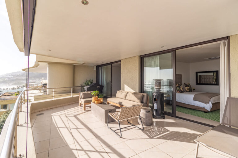 Crescent-bay-8