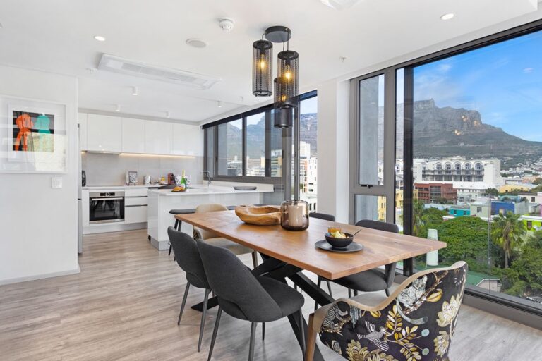702onStrand24