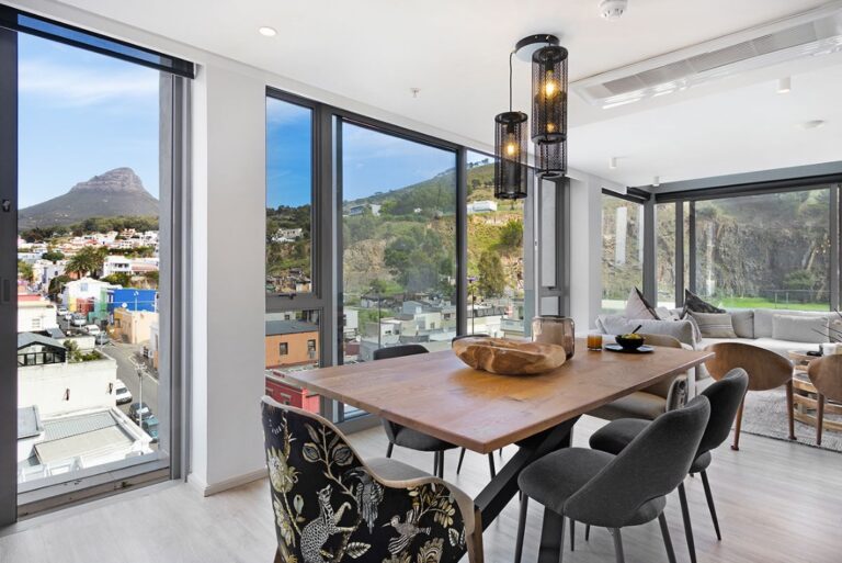 702onStrand25