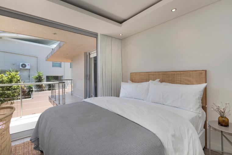 Camps Bay Grace4