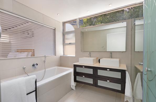 Camps Bay Grace9