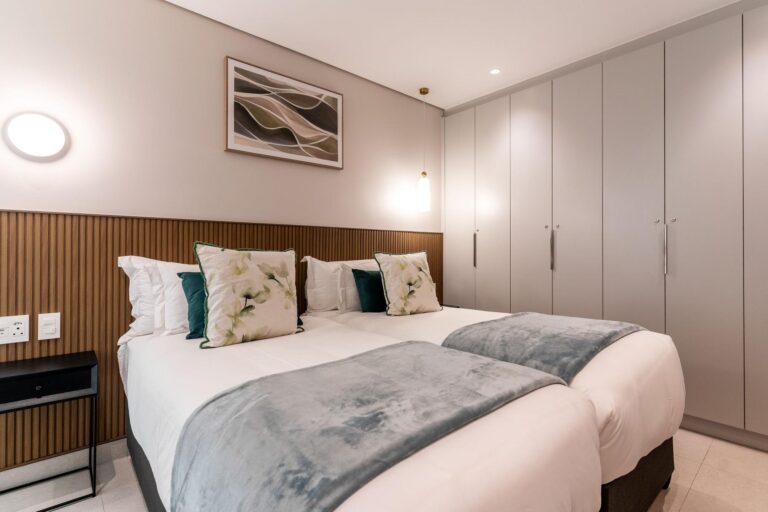 Lisburn on Clifton Villa10
