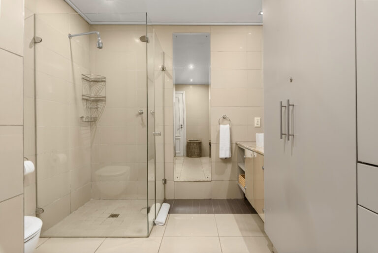 ROYALE 615 (15)