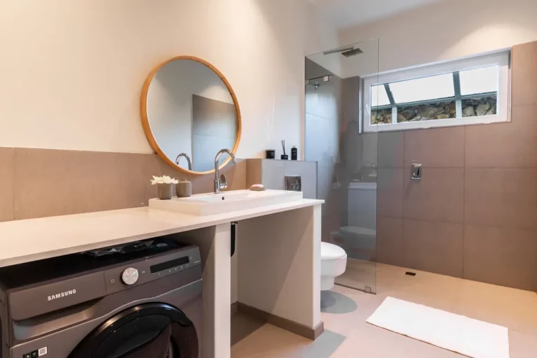 Thabisa-penthouse-Bedroom-4-Bathroom
