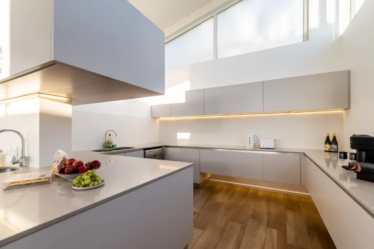 Thabisa-penthouse-Kitchen-2