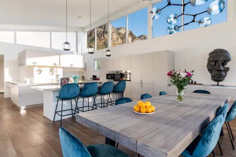 Thabisa-penthouse-Kitchen-Dining-Table-