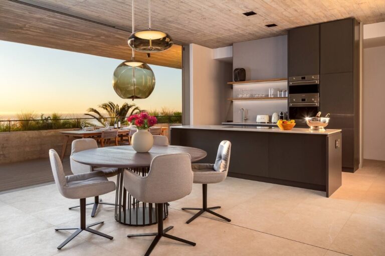 Amanzi | Camps Bay Exclusive Apartment