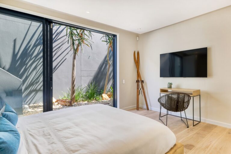 little-glen-views-bedroom-3-1349x900