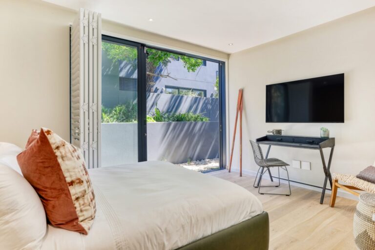 little-glen-views-bedroom-4-1349x900