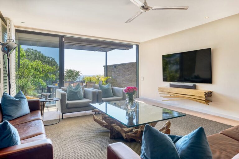 little-glen-views-lounge-full-view-1349x900