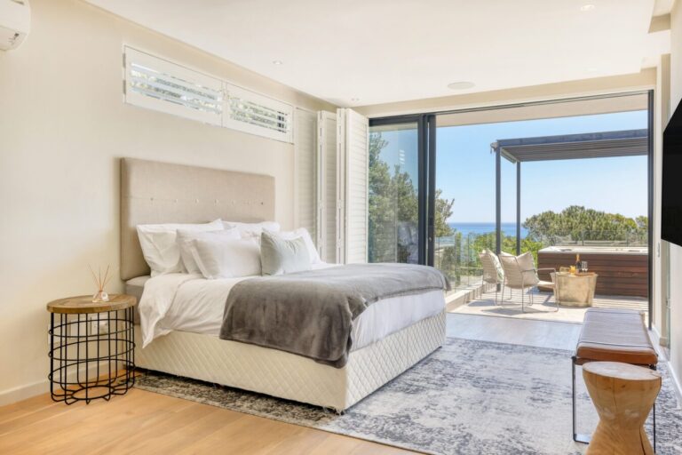 little-glen-views-master-bedroom-1349x900