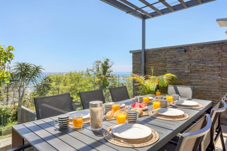 little-glen-views-outside-dining-breakfast-1349x900