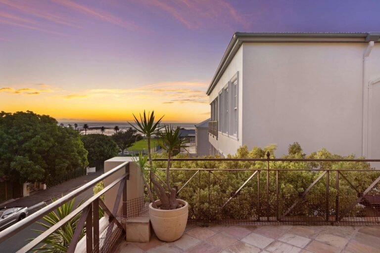 BEACHSIDE VILLA (2)