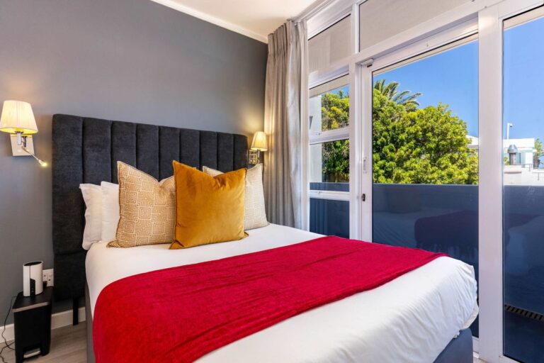 HOUGHTON VILLA (40)