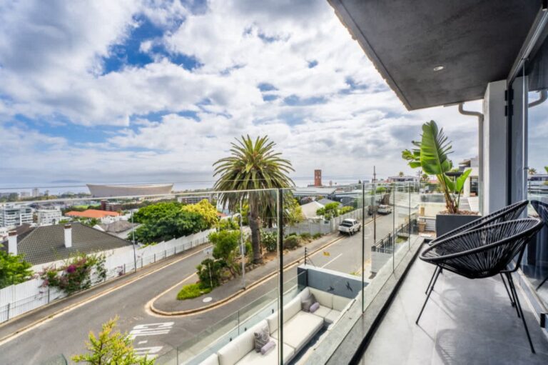 OASIS ON JOUBERT (43)