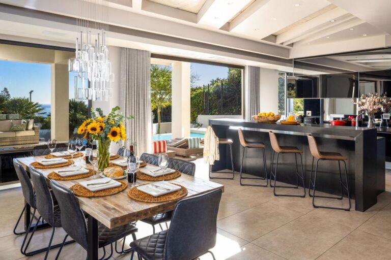 Dining Area - Pic 2
