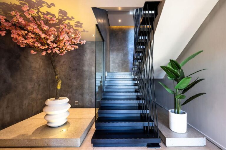 Entrance - Pic 2
