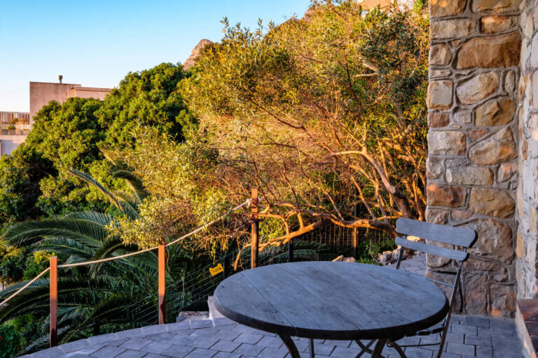 Rock Retreat (2)