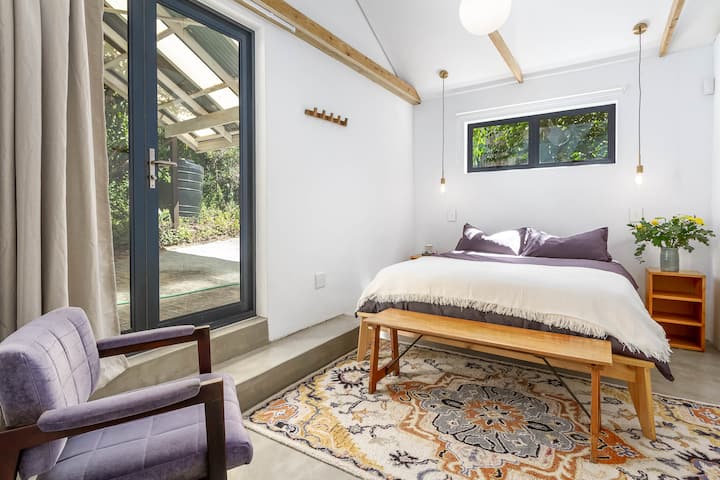 Squirrell Garden House (19)