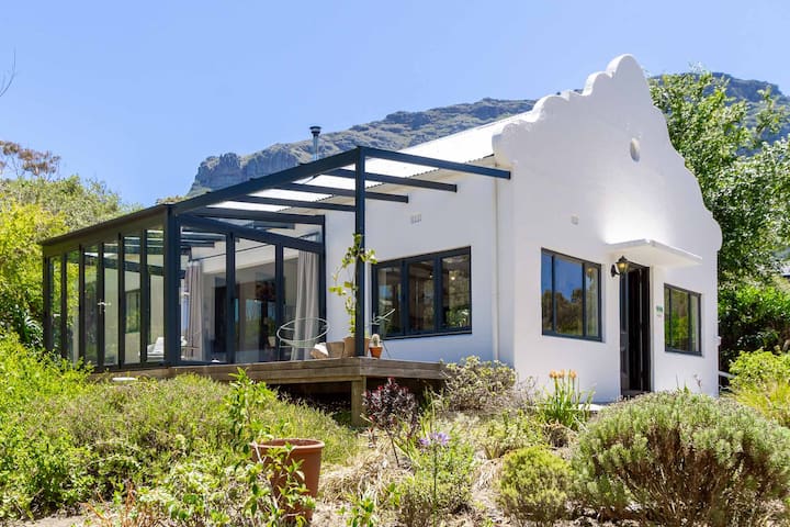 Squirrell Garden House (24)