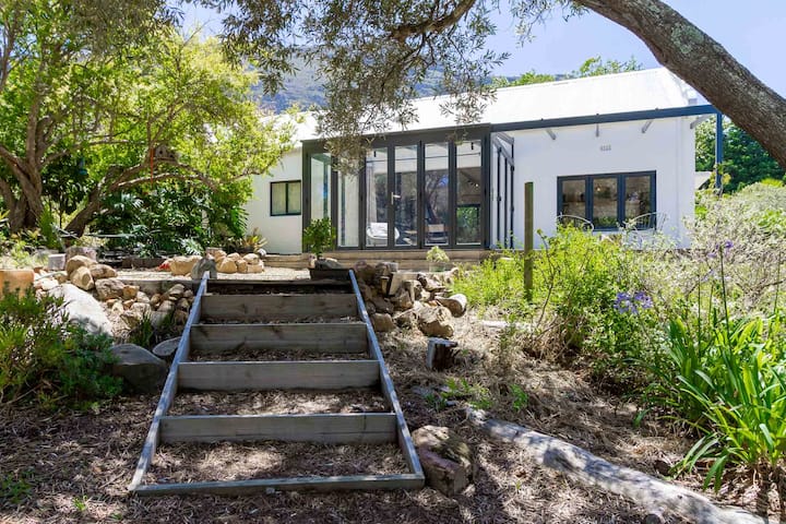 Squirrell Garden House (26)