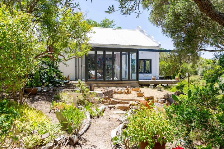 Squirrell Garden House (29)