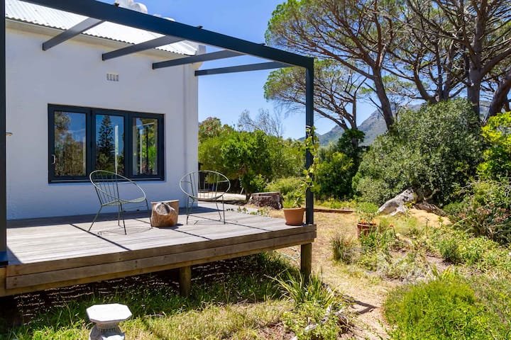 Squirrell Garden House (32)