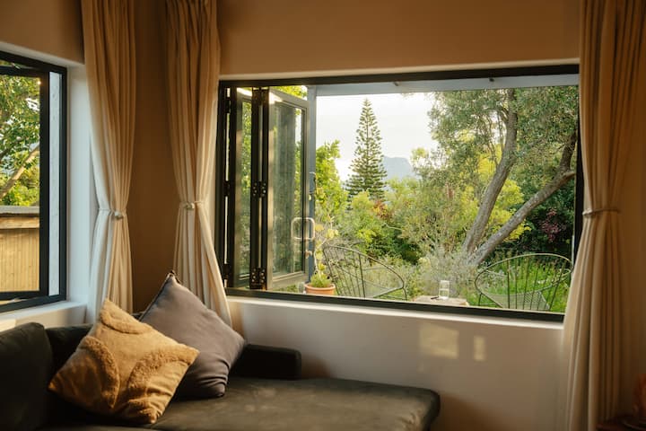 Squirrell Garden House (44)