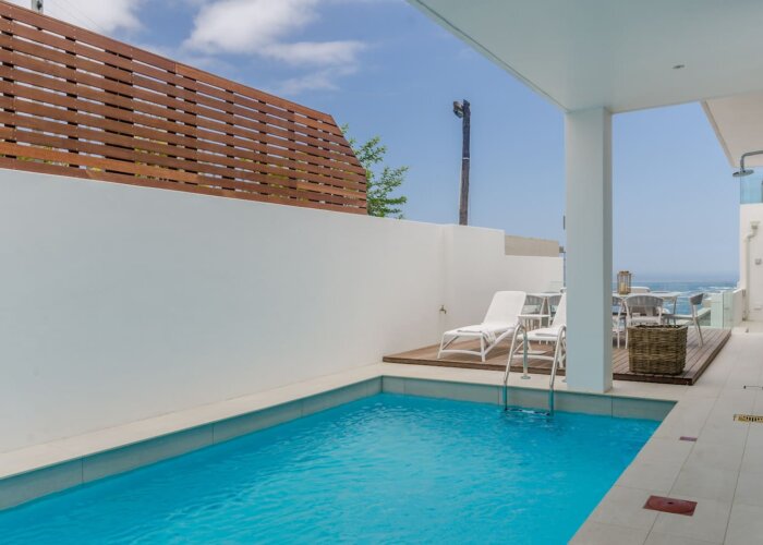 Villa Twenty Four - Luxury Camps Bay Accommodation pool
