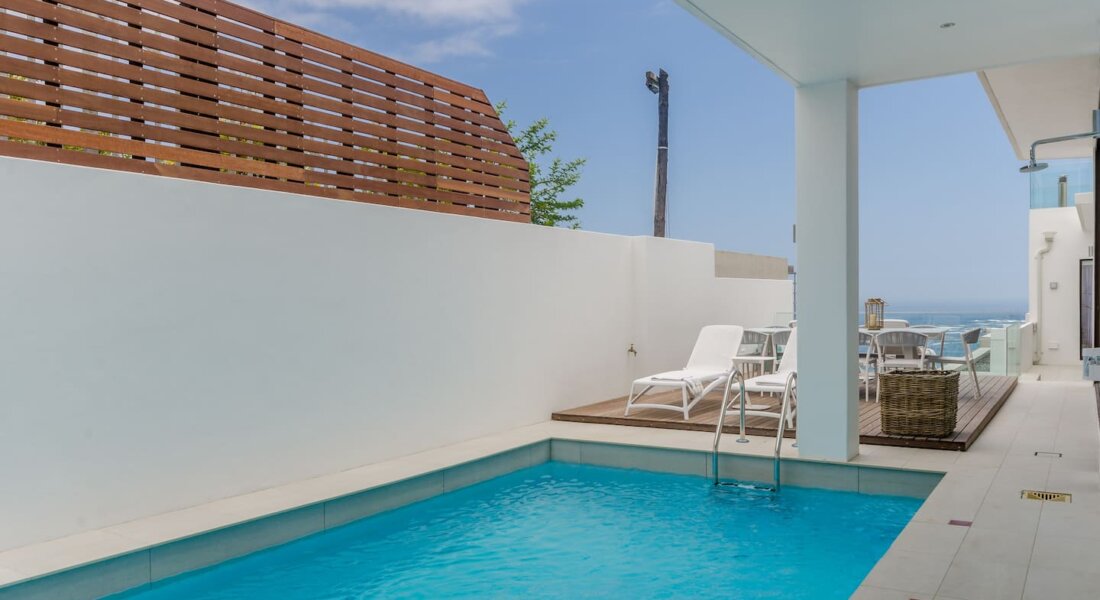 Villa Twenty Four - Luxury Camps Bay Accommodation pool